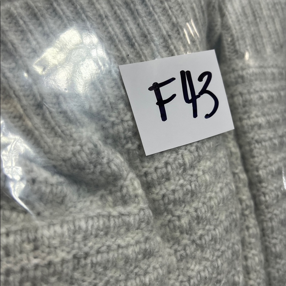 Jessica Simpson gray cardigan size small - Picture 7 of 7